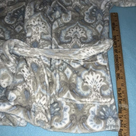 THESIS paisley print short bath robe gray white blue super soft NEW size OS - Picture 9 of 9